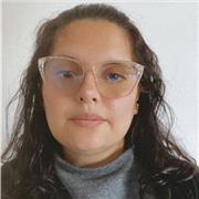 Offro lezioni per bambini, ragazzi e adulti. Il punto di partenza per il percorso sarà sempre la persona; i suoi bisogni, gusti, abilità.